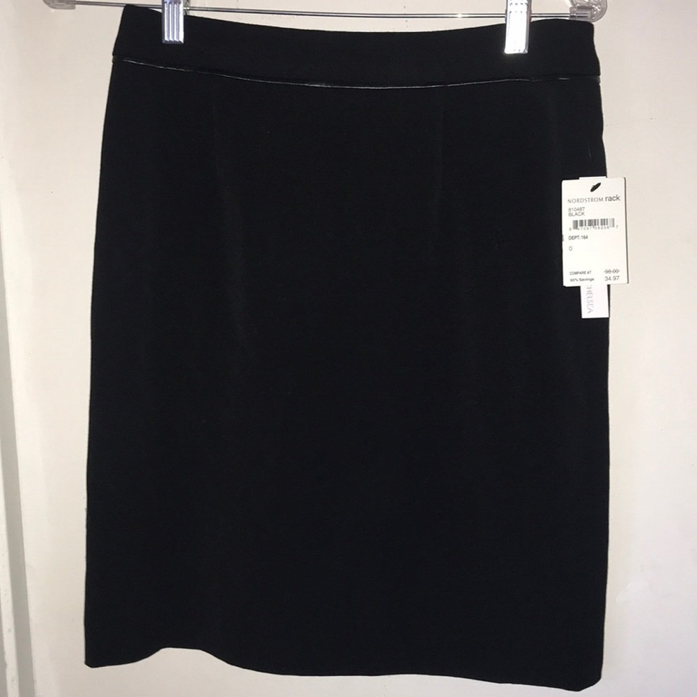 Amanda + Chelsea mini skirt